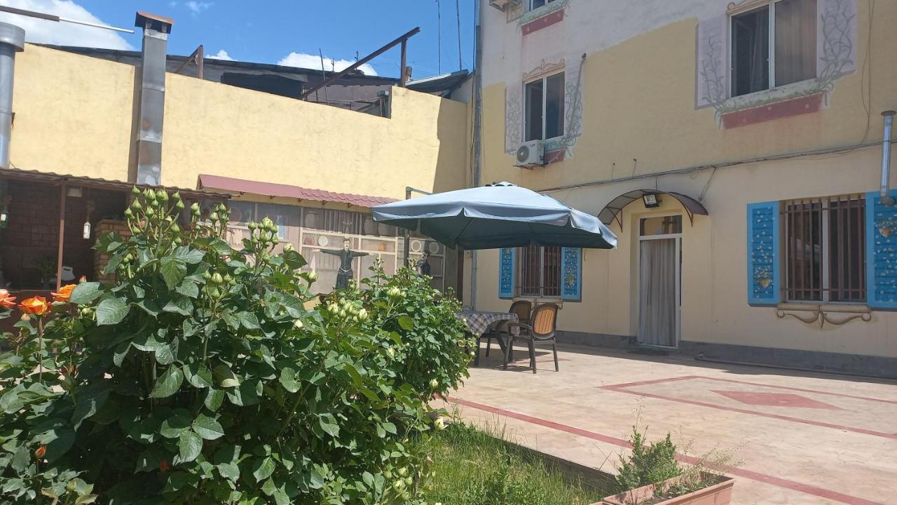 Bonjour Guest House Erivan Exterior foto