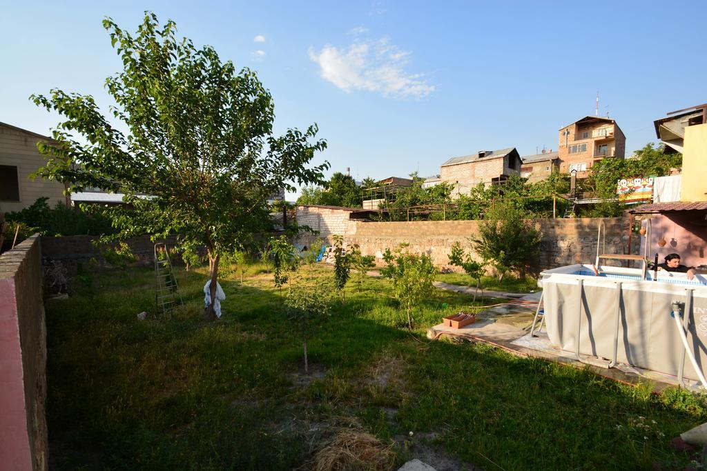 Bonjour Guest House Erivan Exterior foto