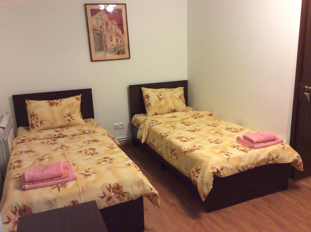 Bonjour Guest House Erivan Exterior foto