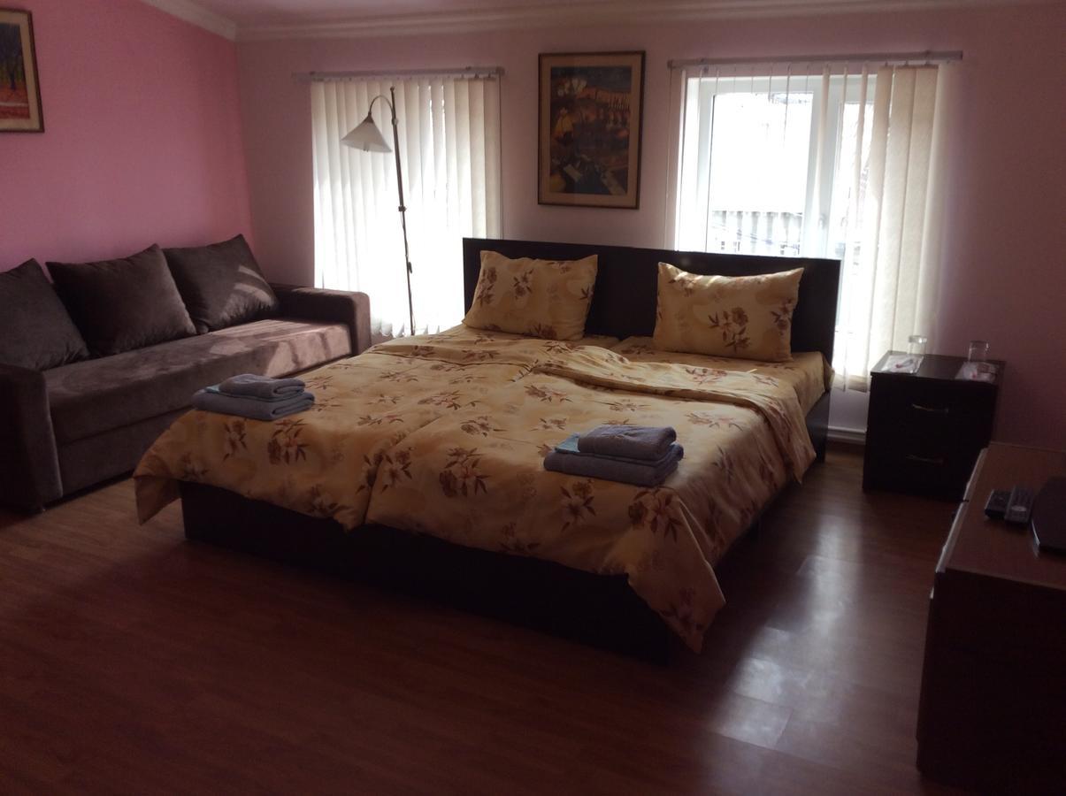 Bonjour Guest House Erivan Exterior foto